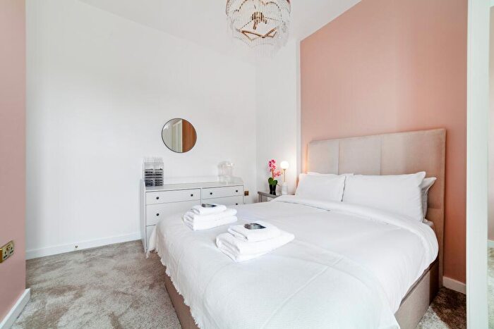 2 Bedroom Flat To Rent In Auckland Hill, West Norwood, London, SE27