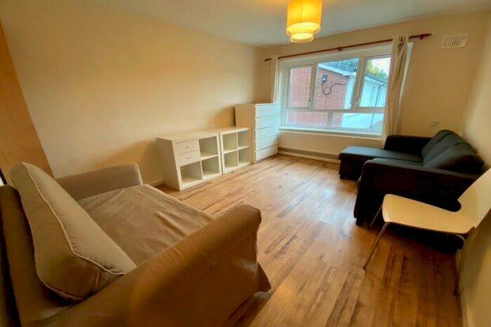 1 Bedroom Flat To Rent In Fallowfield, Manchester, M14