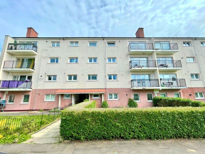 2 Bedroom Flat To Rent In Edinbeg Avenue, Toryglen, G42