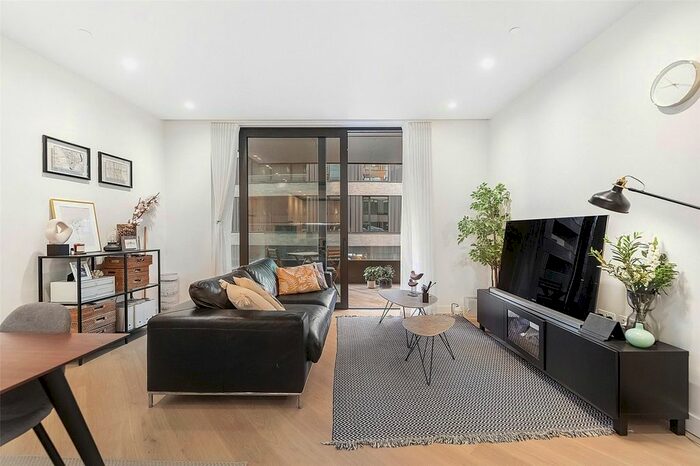 2 Bedroom Flat To Rent In Wood Crescent, Television Centre, White City, London W12