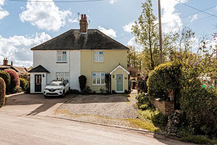 2 Bedroom Semi Detached House For Sale In Newhouse Lane, Sheldwich, ME13