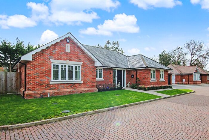 3 Bedroom Detached Bungalow For Sale In Talman Place, Fetcham, KT22
