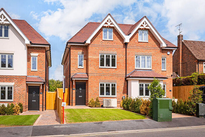 4 Bedroom Semi Detached House To Rent In Pit Farm Road, Guildford, GU1