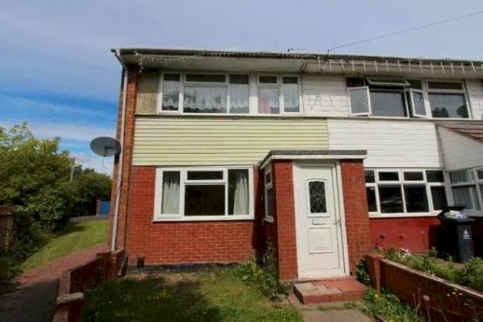 3 Bedroom End Of Terrace House To Rent In Chepstow Road, Walsall, WS3