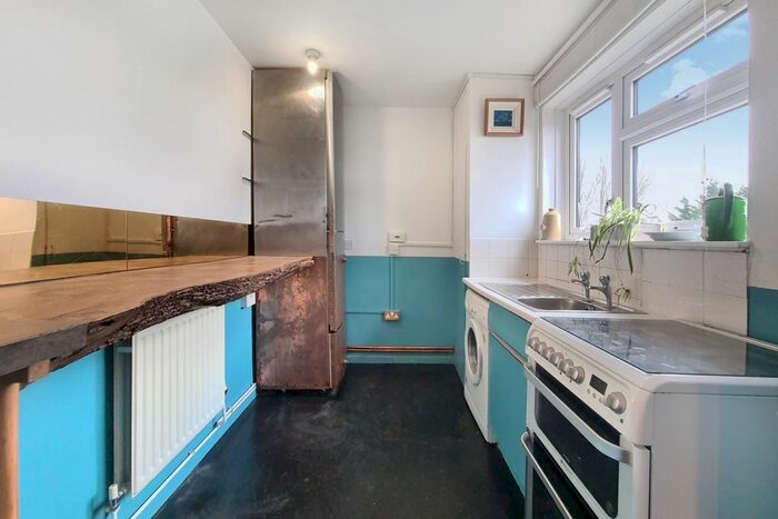 1 Bedroom Flat To Rent In Clapham Park Road, Clapham, SW4