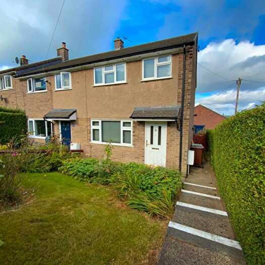 2 Bedroom Terraced House For Sale In Cliffe Road, Glossop, SK13