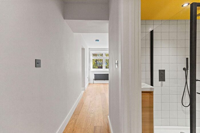 1 Bedroom Flat To Rent In Nevill Road, London, N16