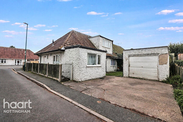 3 Bedroom Semi-Detached Bungalow For Sale In Selston Drive, Nottingham, NG8