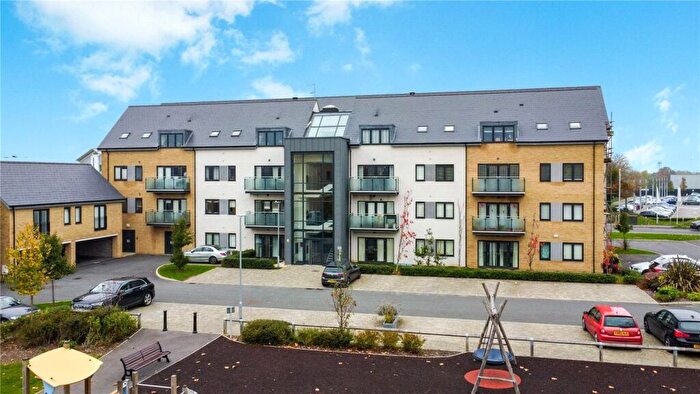 2 Bedroom Apartment For Sale In Ruston Close, Reading, Berkshire, RG2