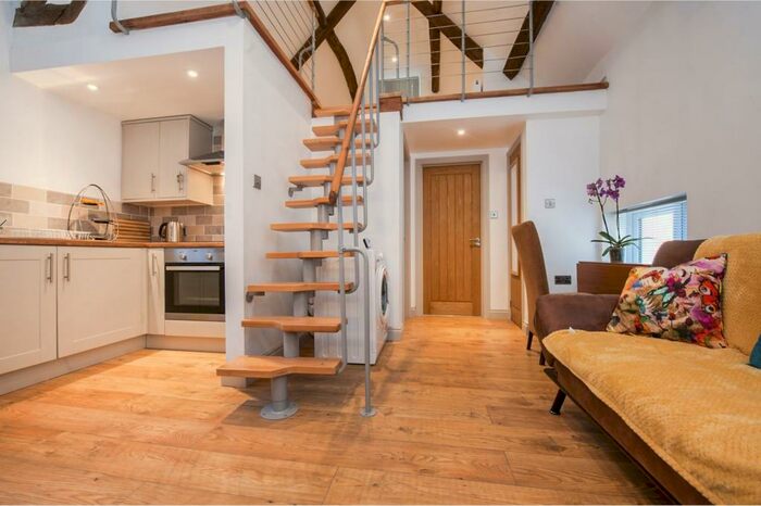 1 Bedroom Apartment To Rent In Market Place, Faringdon, SN7