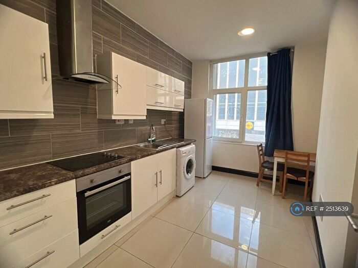 2 Bedroom Flat To Rent In High Court, Sheffield, S1