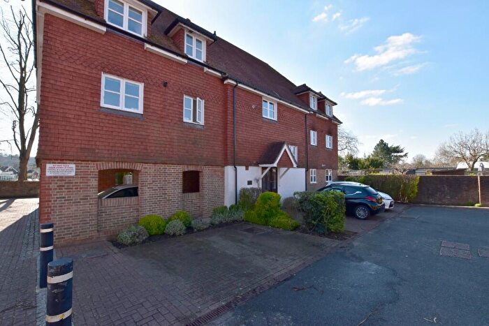 1 Bedroom Flat To Rent In West Street, Reigate, Surrey, RH2