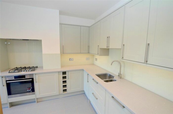 2 Bedroom Flat To Rent In Hollybush Terrace, Westow Street, London, SE19