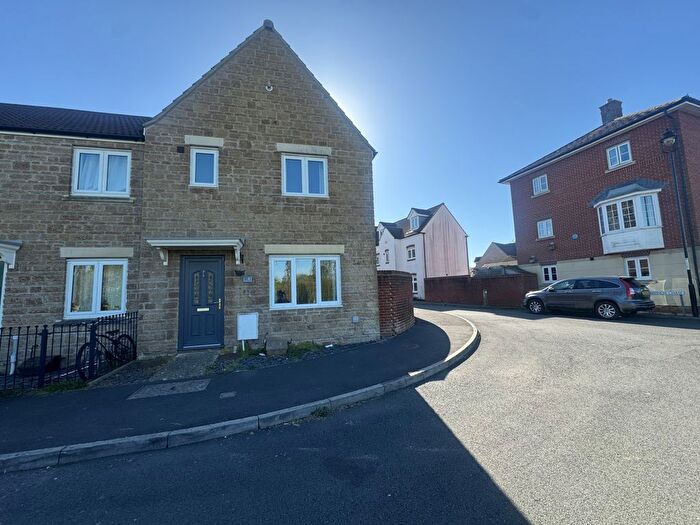 3 Bedroom End Of Terrace House To Rent In Chaffinch Chase, Gillingham, Dorset, SP8