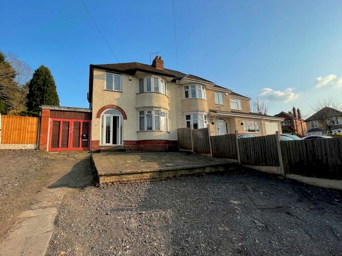 3 Bedroom House To Rent In Cradley Heath, West Midlands, B64