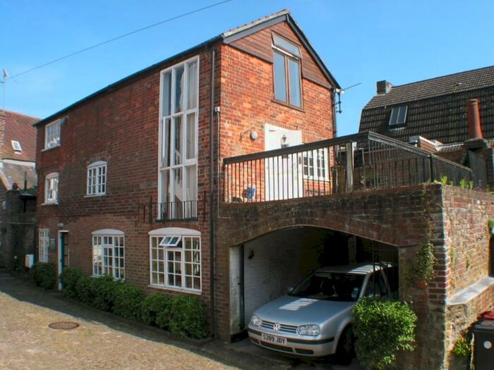 2 Bedroom Apartment To Rent In Petworth, West Sussex, GU28