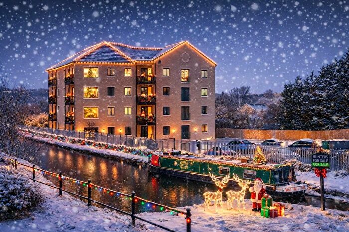 2 Bedroom Flat For Sale In Harrogate Road, Apperley Bridge, BD10