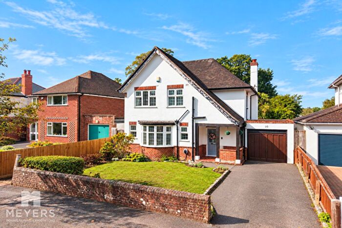 3 Bedroom Detached House For Sale In Leeson Road, Bournemouth, BH7