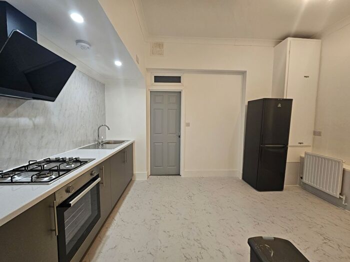 2 Bedroom Flat To Rent In Selborne Road, Ilford, IG1