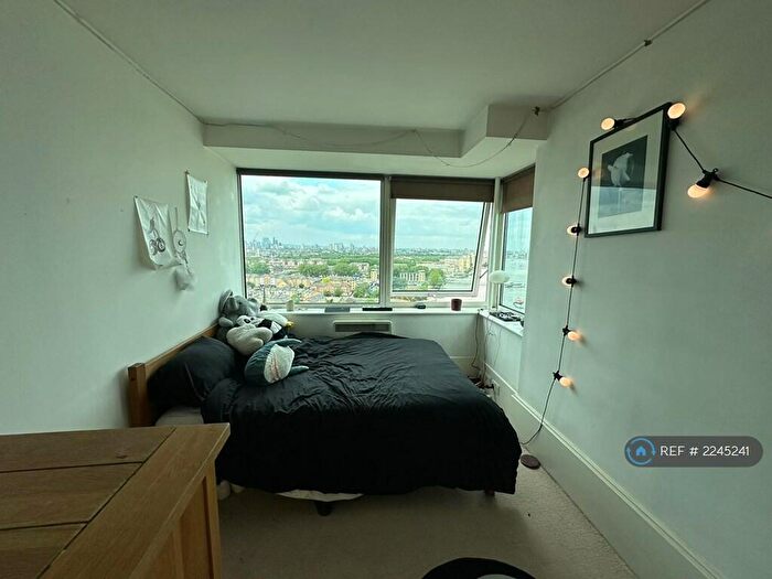 2 Bedroom Flat To Rent In Aragon Tower, London, SE8