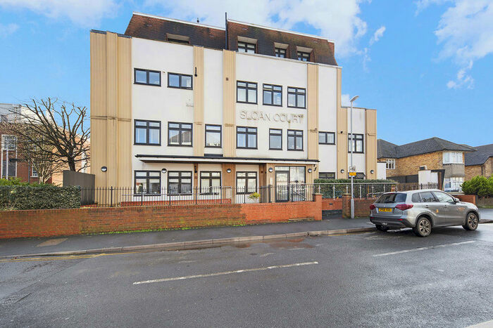 1 Bedroom Flat To Rent In Coombe Road, : Bed Rec Bath Furn, KT3