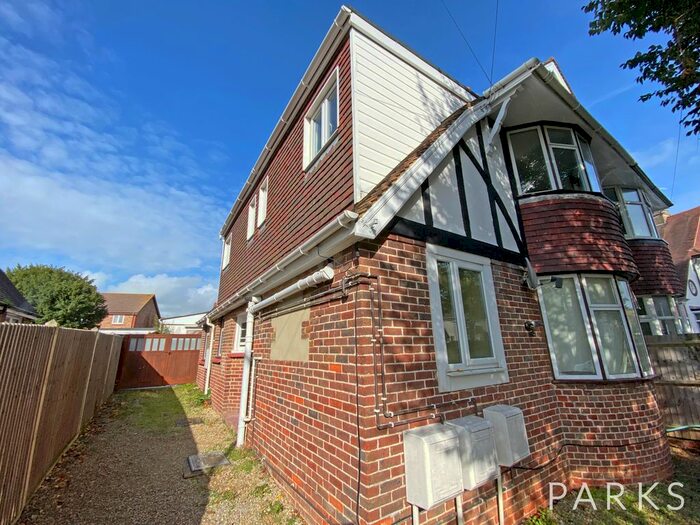 2 Bedroom Flat To Rent In Elm Drive, Hove, BN3