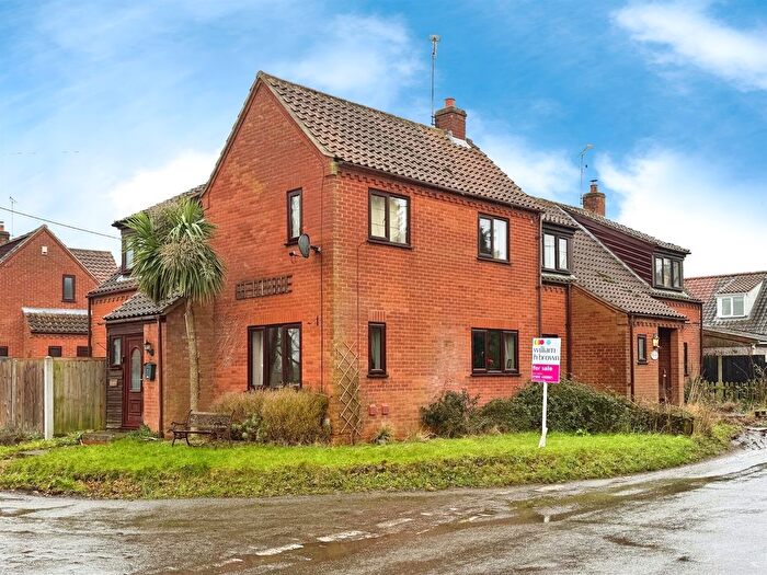 3 Bedroom Semi Detached House To Rent In Holgate Road, North Walsham, NR28