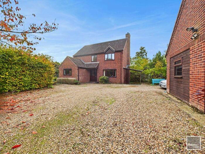 4 Bedroom Detached House For Sale In Norwich Road, Colton, NR9