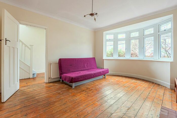 3 Bedroom End Of Terrace House To Rent In Manor Lane, London SE12