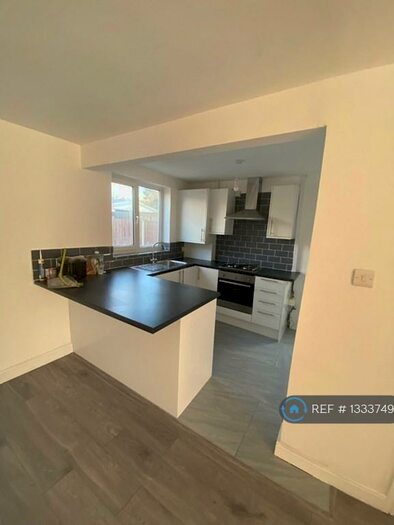 3 Bedroom Semi-Detached House To Rent In Bradgate Drive, Leicestershire, LE18