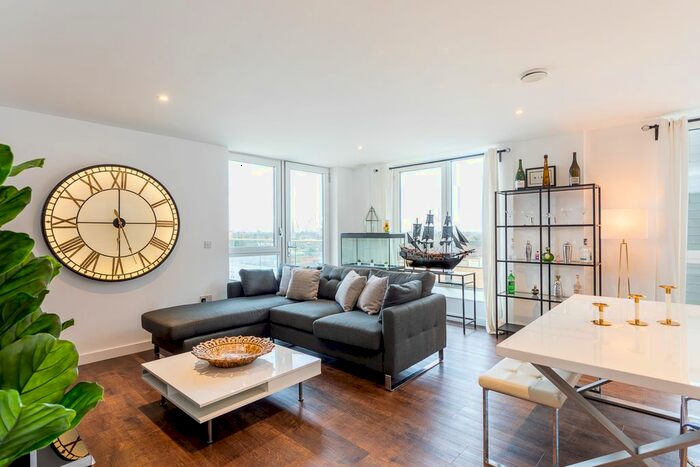 2 Bedroom Flat To Rent In Vale Court, London, TW8
