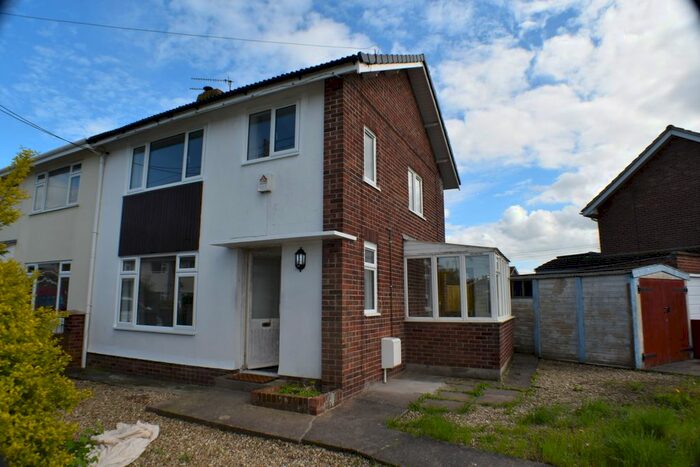 3 Bedroom Semi-Detached House To Rent In Somerset Road, Bridgwater, TA6