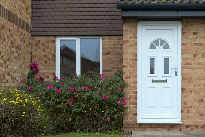 1 Bedroom Maisonette To Rent In Telford Drive, Walton-On-Thames, Surrey, KT12