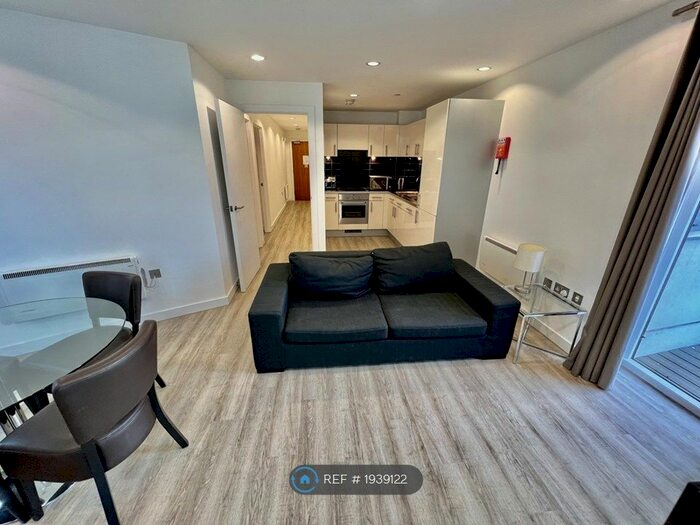 2 Bedroom Flat To Rent In The Heart, Media City Uk, Salford, M50