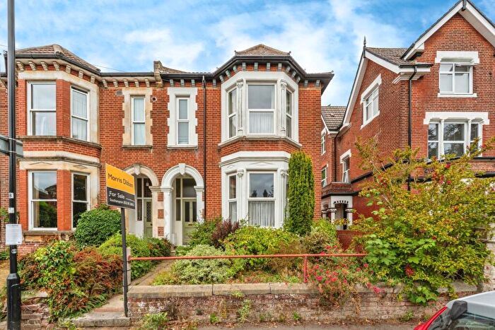 4 Bedroom Semi-Detached House For Sale In Gordon Avenue, Portswood, Southampton, Hampshire, SO14