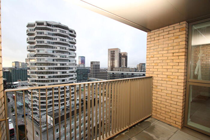 2 Bedroom Flat To Rent In West Heights, Addiscombe Road, CR0