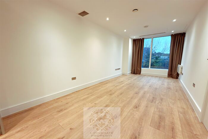 1 Bedroom Flat To Rent In Westgate House, West Gate, W5