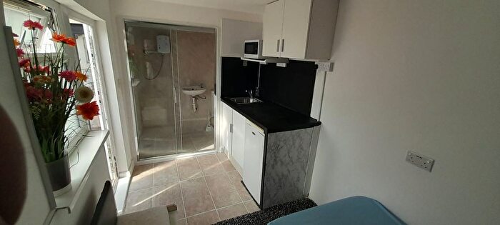 Studio To Rent In Stanwell Road, Feltham, TW14