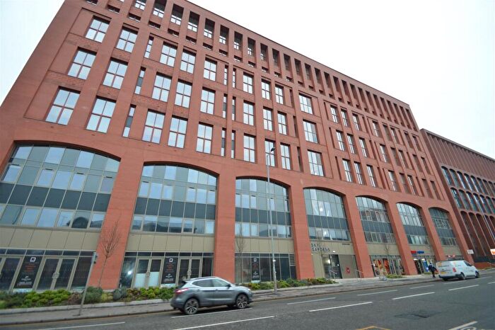 2 Bedroom Flat To Rent In Sky Gardens, Spinners Way, M15