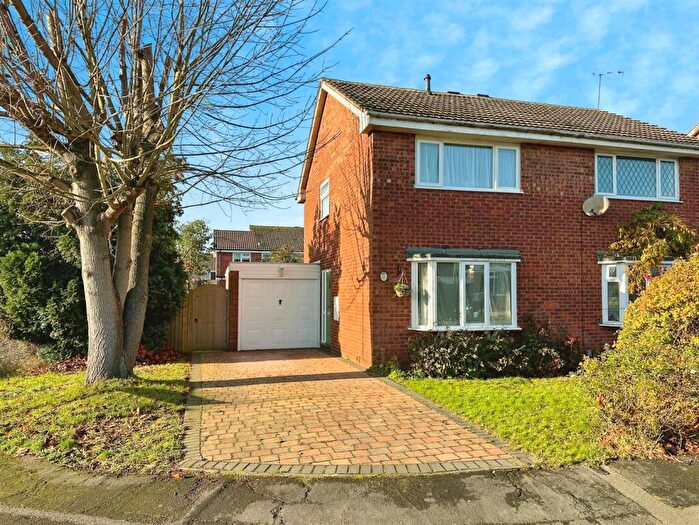 2 Bedroom Semi Detached House For Sale In Kirby Avenue, Warwick, CV34