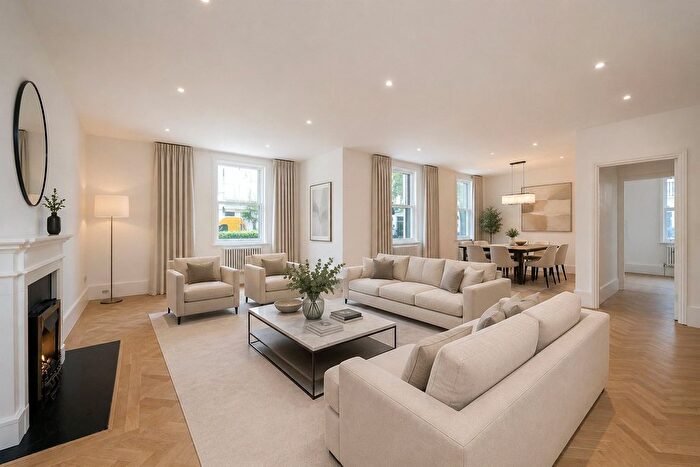 3 Bedroom Flat To Rent In Chester Square, Belgravia, London, SW1W