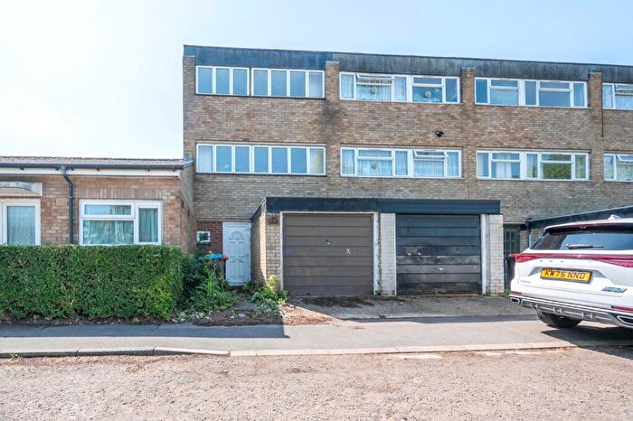 4 Bedroom End Of Terrace House For Sale In Fern Grove, Bletchley, Milton Keynes, MK2