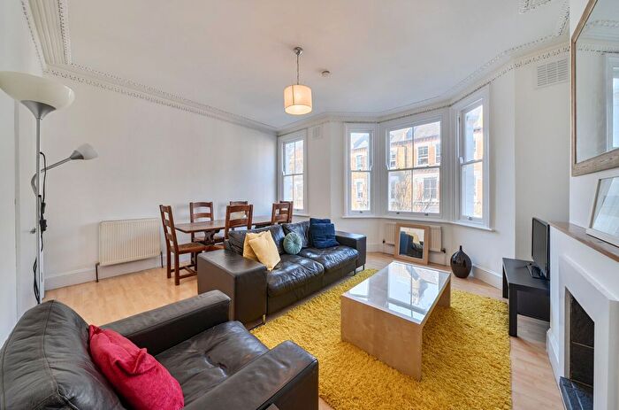 4 Bedroom Flat For Sale In Heyford Avenue, Vauxhall, SW8