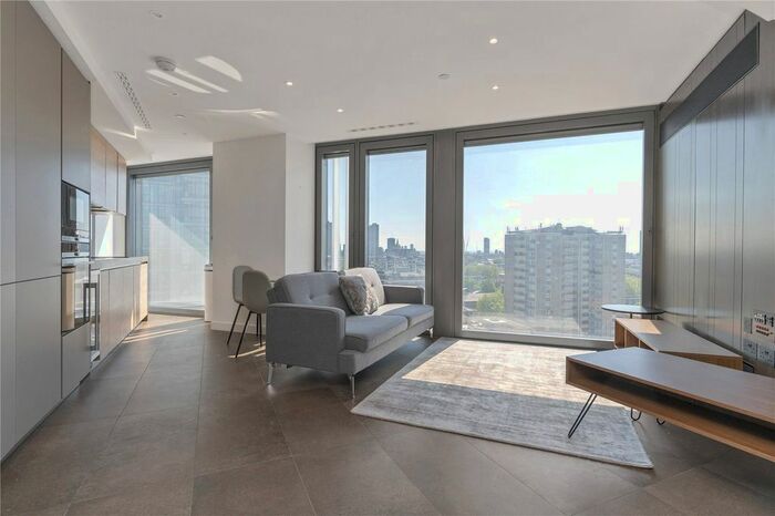1 Bedroom Flat To Rent In Chronicle Tower, B City Road, Islington, London, EC1V