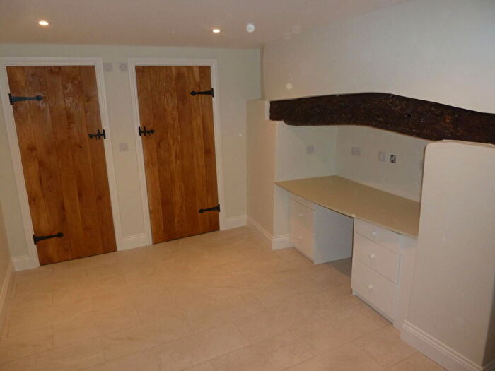 2 Bedroom Barn Conversion To Rent In Bulls Lane, Kings Sutton, Banbury, OX17