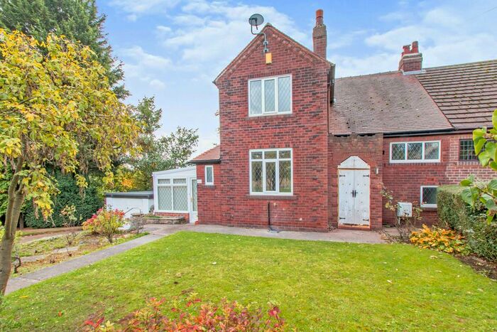 3 Bedroom Semi-Detached House To Rent In Leeds Road, Rothwell, Leeds, West Yorkshire, LS26