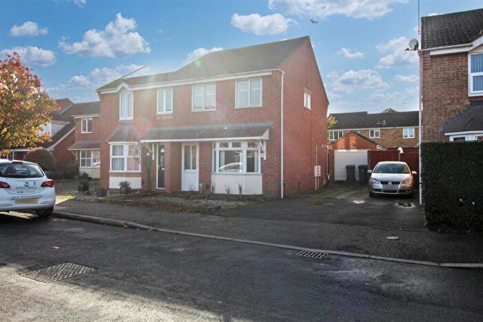 3 Bedroom Semi-Detached House To Rent In Maple Drive, Taverham, NR8