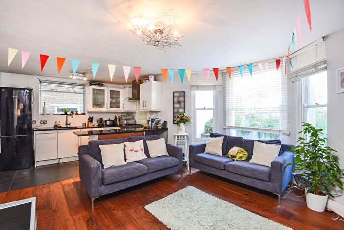 2 Bedroom Property To Rent In Disraeli Road, Putney, London, SW15