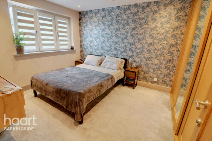 3 Bedroom Terraced House For Sale In Copper Beech Close, Clayhall, IG5