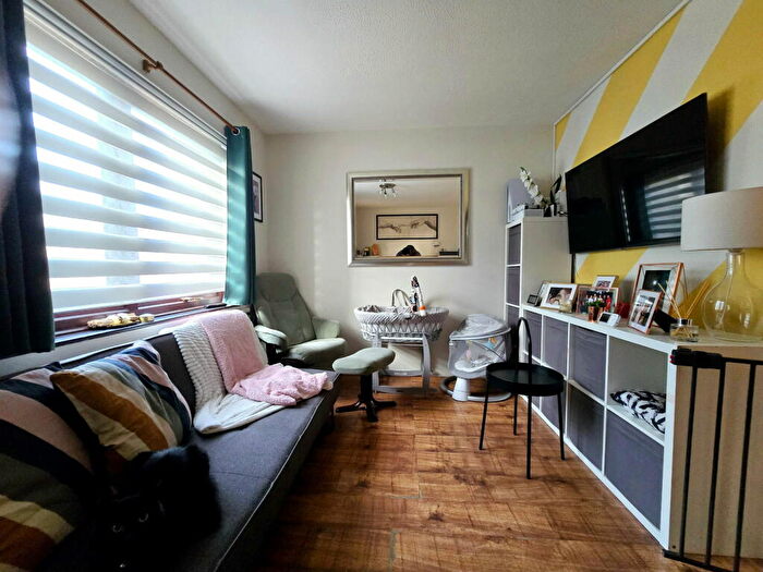 1 Bedroom Terraced House To Rent In Vellum Drive, Carshalton, SM5